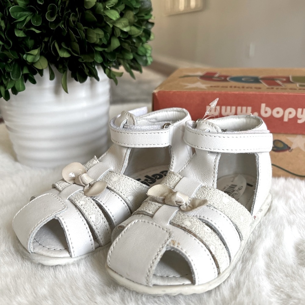 NEW Infant Bopy Leather Walking Shoe Size 7